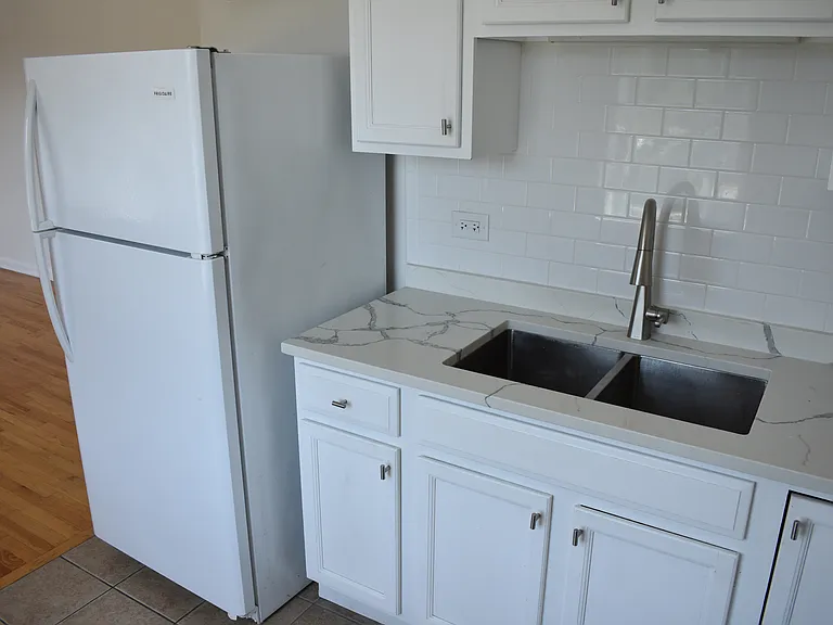 3906 W Belmont Ave #2 — Photo 10