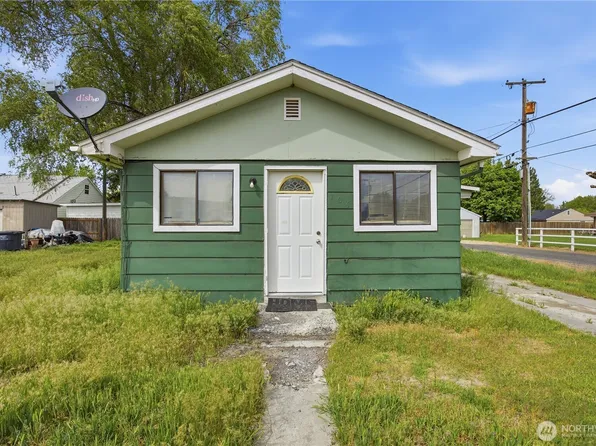 104 E 5th AVE, Warden, WA 98857