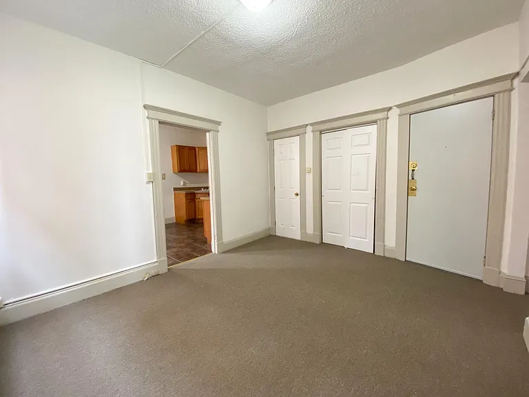31 Bond St #1E — Photo 8
