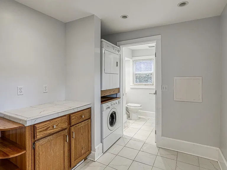 Large laundry room / pantry on 1st floor