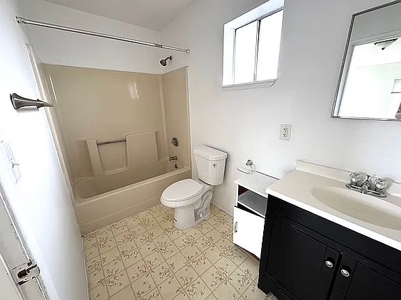 3rd image of 500 E Harding Ave #6