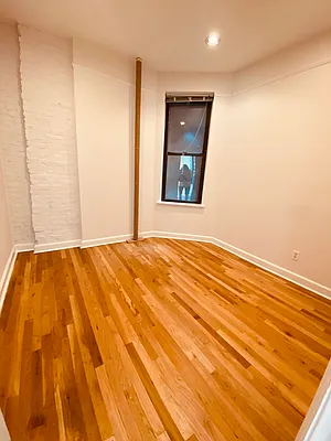 Rented by Metropolis Real Estate of Manhattan | media 15