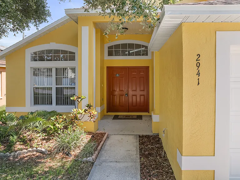 2941 Saint James Ln — Photo 3