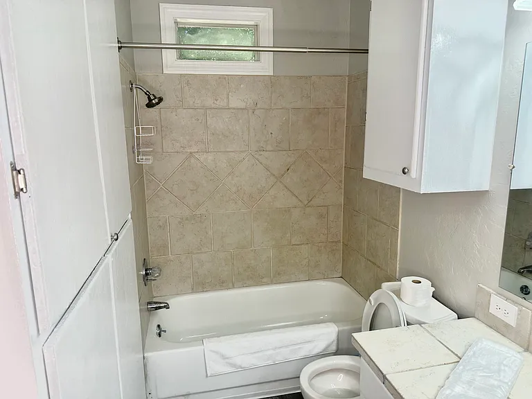 8 Stanford Ct — Photo 32