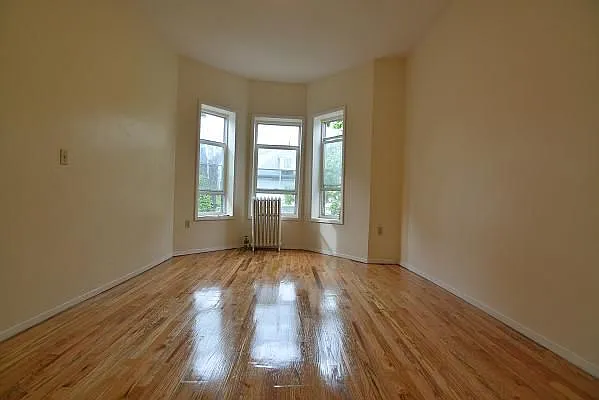 Rented by David Hirsch, LREB | media 16