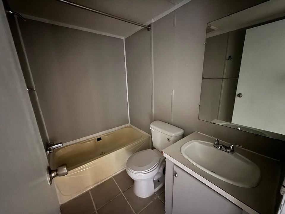 1st image of 124 Middle Ave