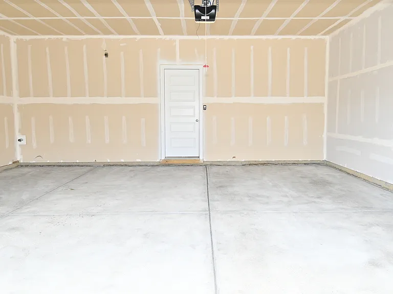 1728 Trinity Ln — Photo 34