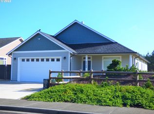 2729 Spinnaker Dr, Bandon, OR 97411