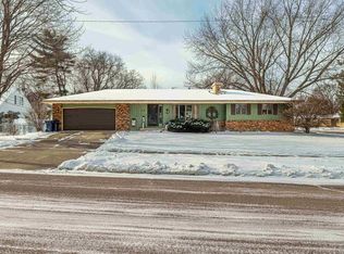 52 S Martin Rd, Janesville, WI 53545