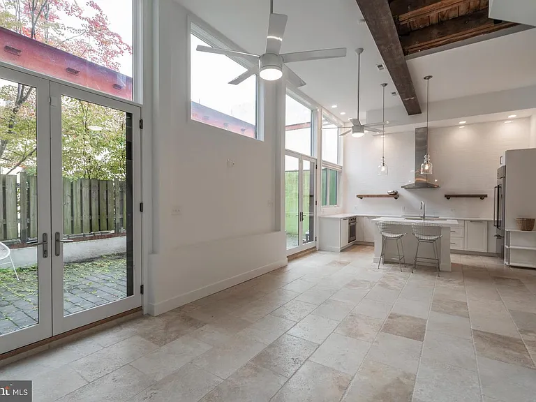 313 Fulton St — Photo 9