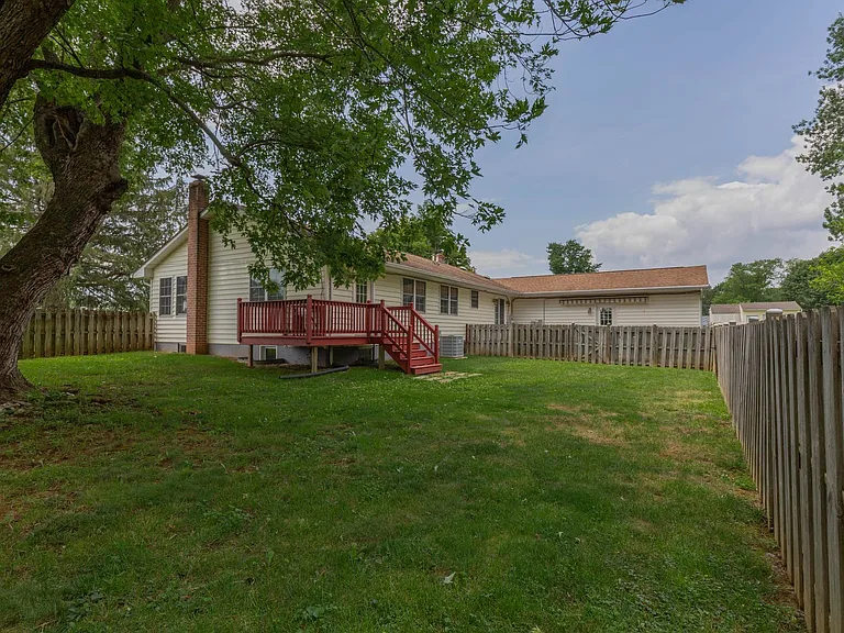 3093 Old Leetown Pike — Photo 44