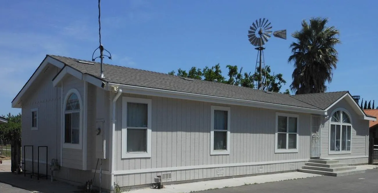 13215 Lake Rd photo 1