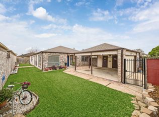 9306 Riverside Lodge Dr, Houston, TX 77083