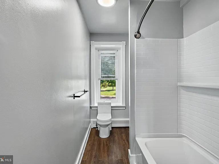 445 E Main St #2 — Photo 11