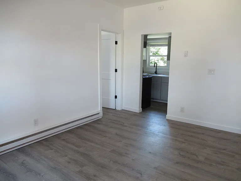 1385 Hines St SE #C — Photo 1
