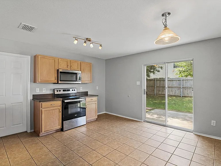 2817 Briargrove Ln — Photo 6