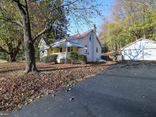 2749 State St, Macungie, PA 18062