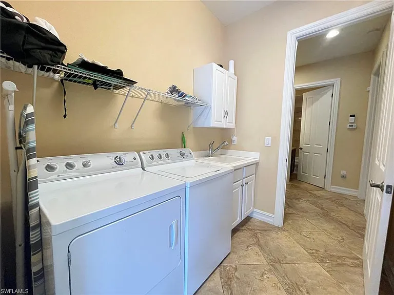 7302 Acorn Way — Photo 30