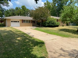 2708 Lori Ln, Manhattan, KS 66502