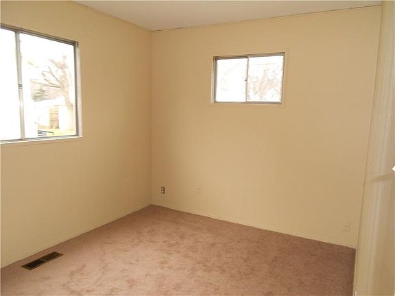 4th image of 113 Totten Dr
