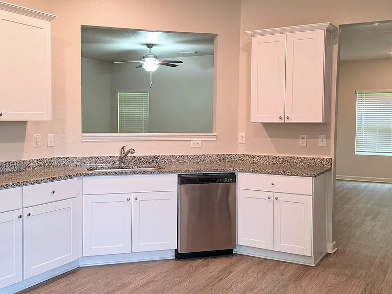 60 Katelen Ct — Photo 6