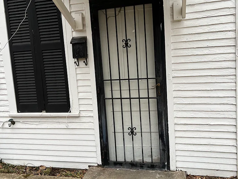 1833 Central Ave — Photo 1