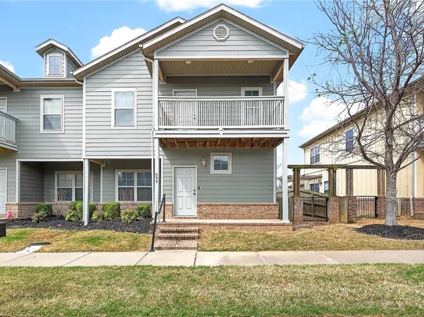 699 N Wordsworth Ln, Fayetteville, AR 72704