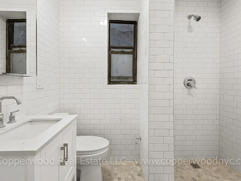 315 E 84th St #14 — Photo 6