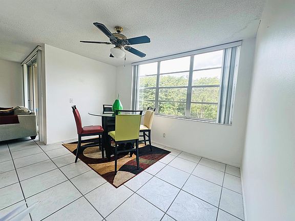 4th image of 9430 Live Oak Place #302