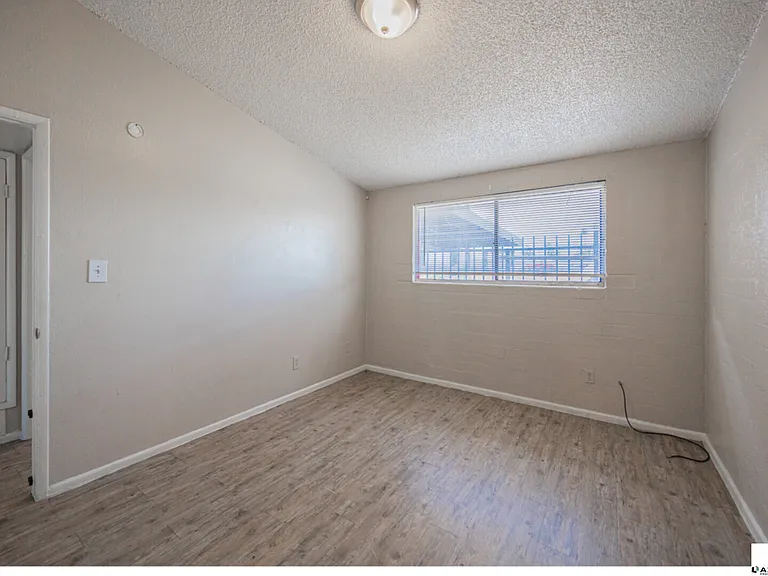 2123 W Devonshire Ave #9 — Photo 11