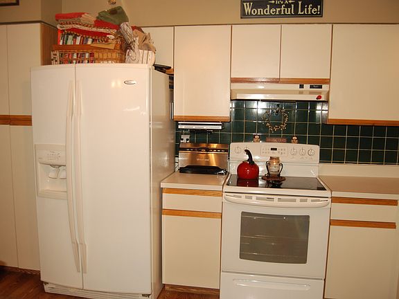 4th image of 31 Cherry Manor Ct