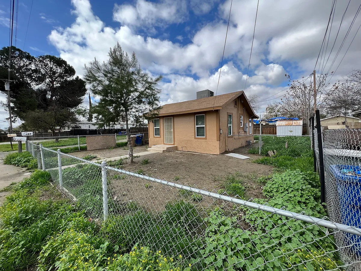 Building Photo - 437 Oildale Dr