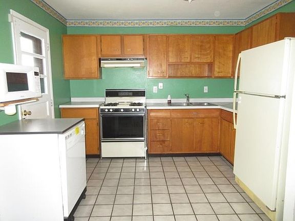 2nd image of 3311 Chadwick Dr