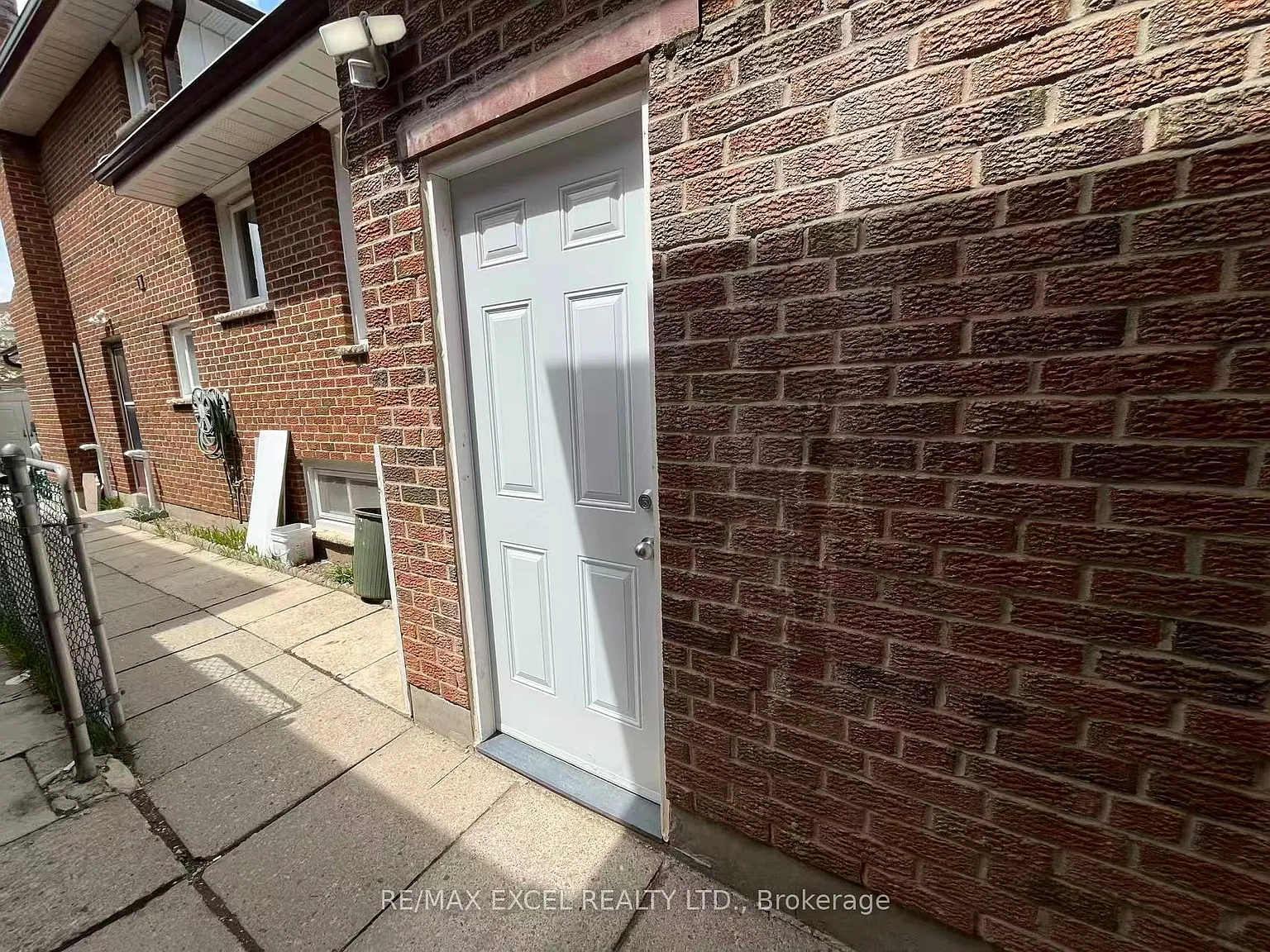 2 bed, $1,300 — Photo 2