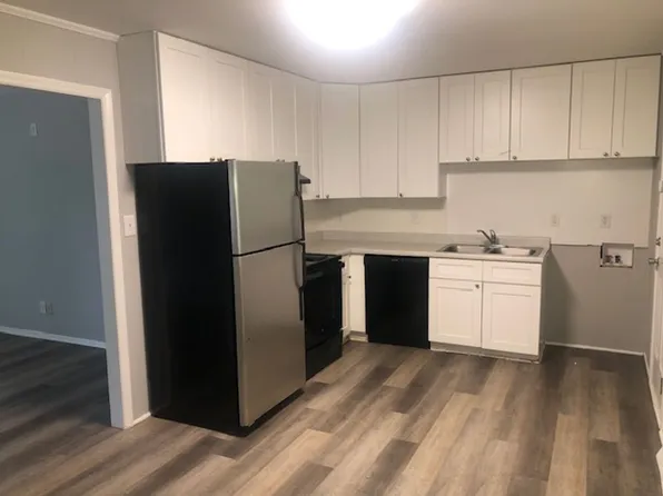 423 Edgegreen Dr, Charlotte, NC 28217