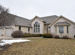 6302 Pheasant Creek Trl, Racine, WI 53406