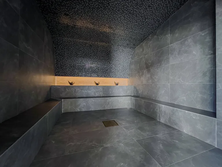 Grand Station | Miami | Steam Room