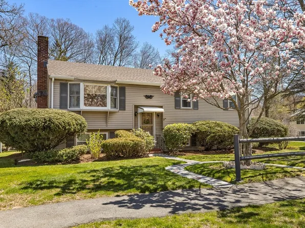 15 Briarwood Dr, Danvers, MA 01923