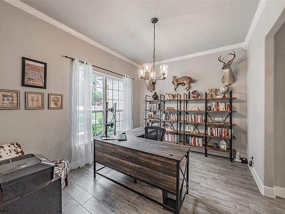 5th image of 4033 Overlook Way