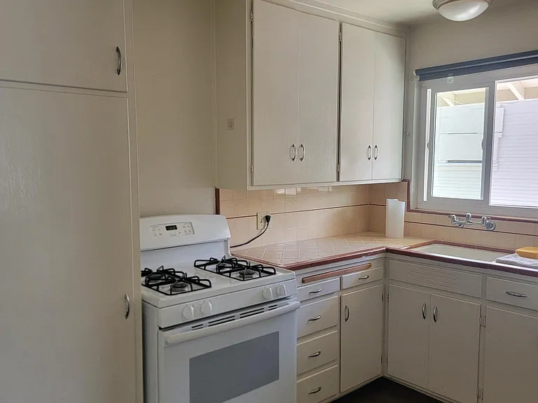 434 Page St — Photo 10