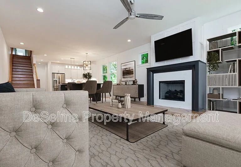 335A McKennell Dr — Photo 2