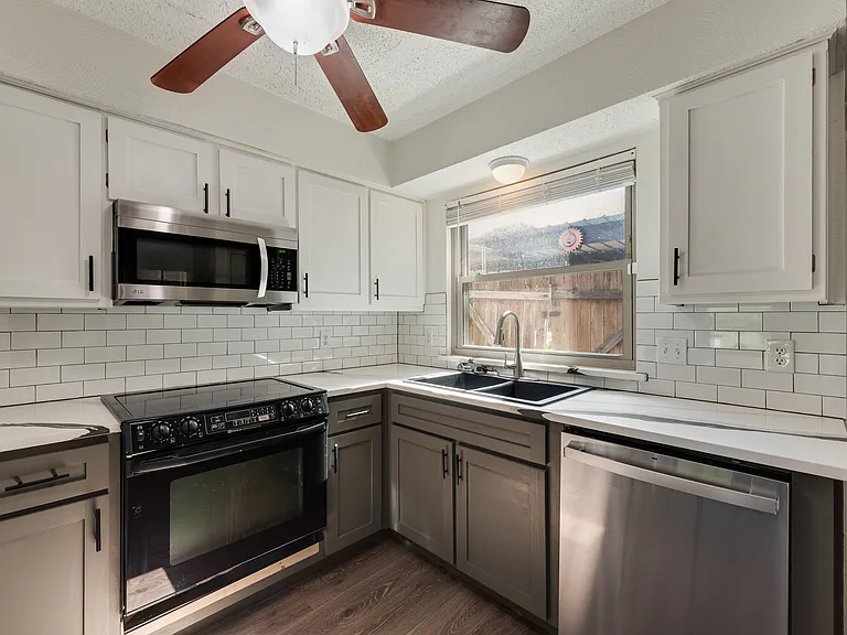 617 Harvest Hill St — Photo 4