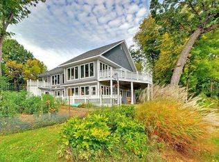 145 W Point Ct, Tonka Bay, MN 55331