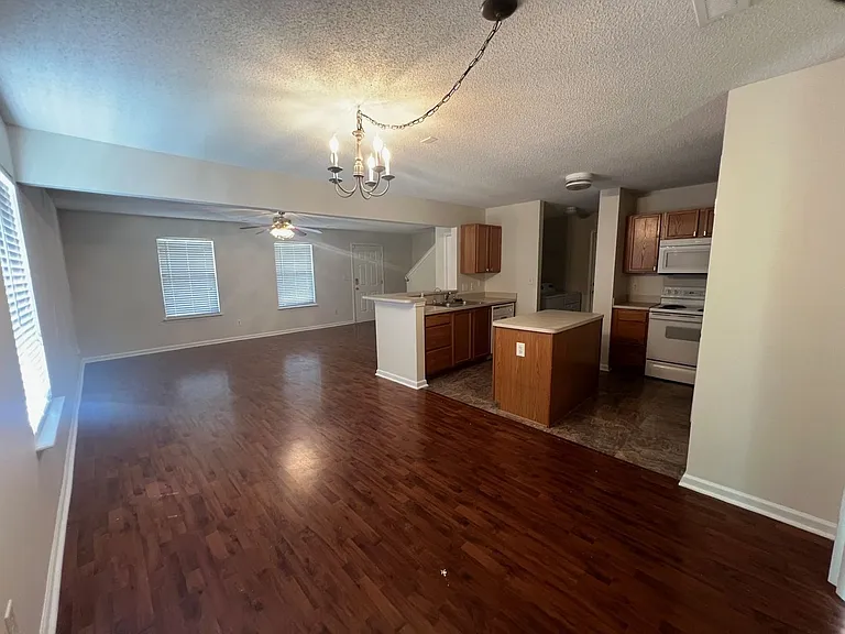176 English Hills Dr — Photo 5