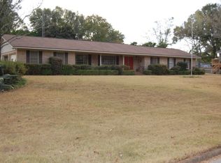 2608 NW Thorndale Pl, Dothan, AL 36303