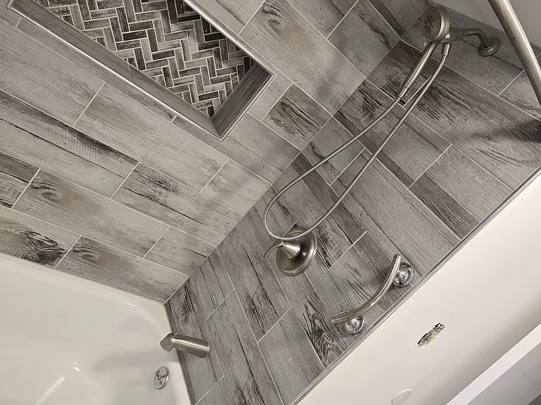 2143 N Nagle Ave #2 — Photo 5