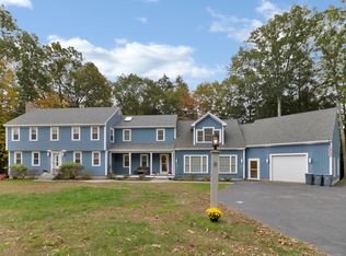 6 Meadow Crossing Dr, Gorham, ME 04038
