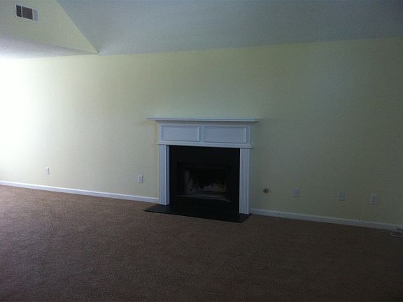 3rd image of 3040 Stonebridge Creek Dr