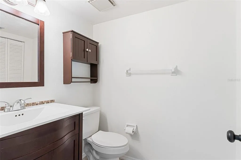 4 bed, 2.5 bath, 1730 sqft, $2,000 — Photo 3
