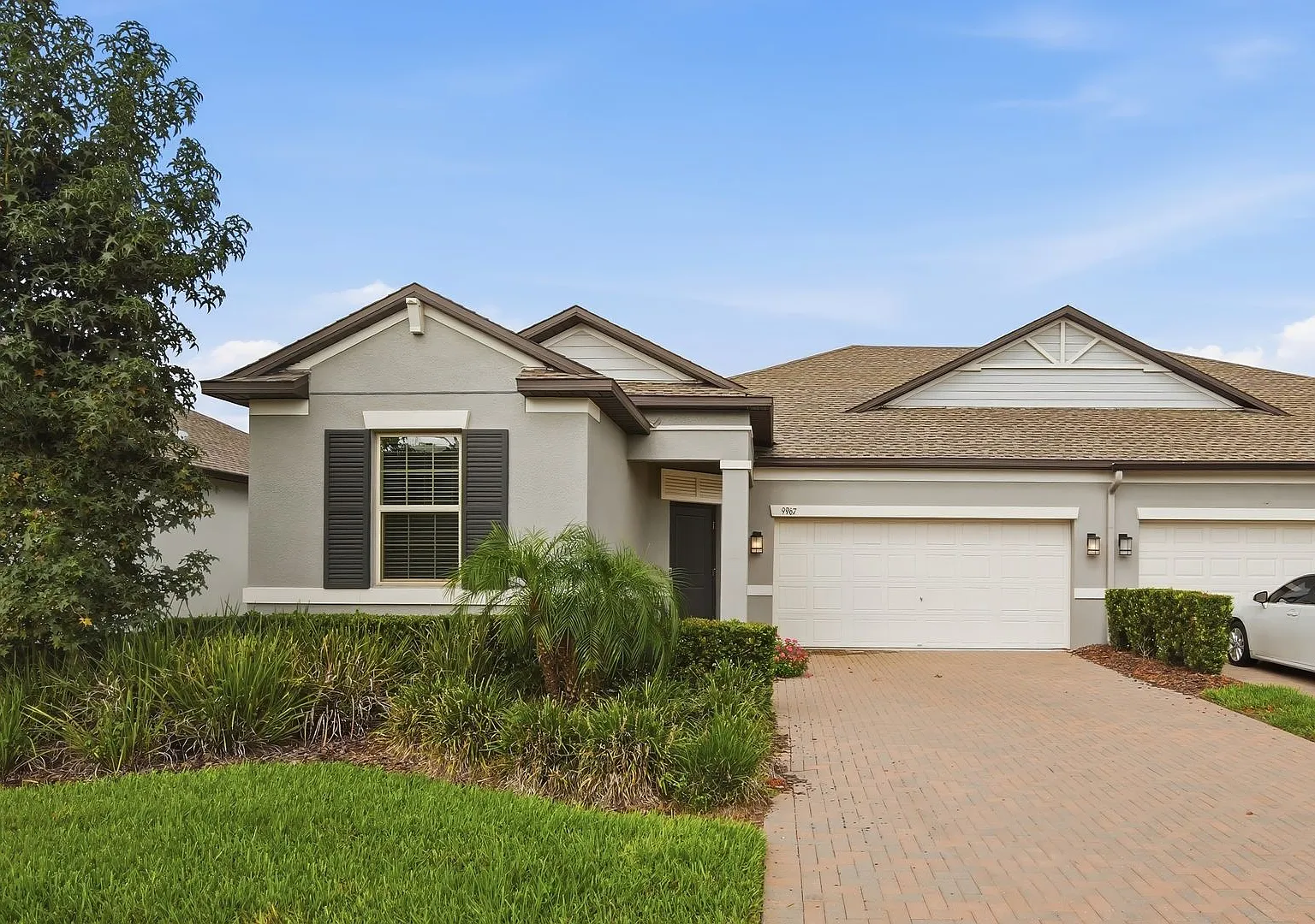 A must see 3 Beds/ 2 Bths Villa shows like a house. Modern Styling, Open Layout, Great Location a... — Photo 1